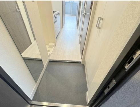 プレサンス東三国エンブレイスの玄関