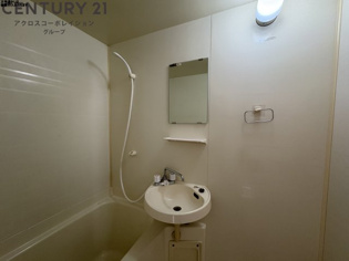 浴室内に洗面台付き！