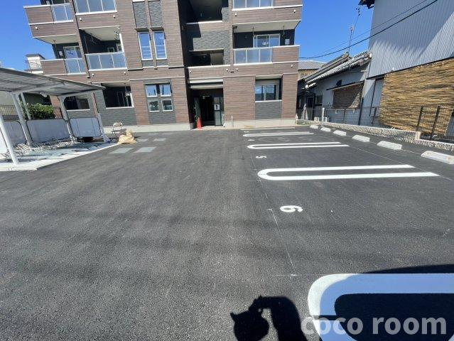 デンベヒガシコガワの駐車場