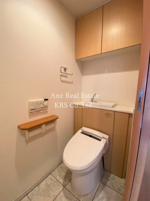 【トイレ】 | リーガル江戸堀 | お手洗いスペース、広々空間で落ち着いた雰囲気を演出♪