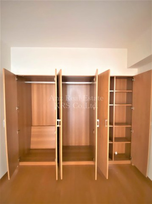 【収納】 | リーガル江戸堀 | たっぷり入るクローゼット！整理整頓をサポート！