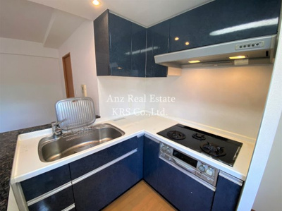 【キッチン】 | リーガル江戸堀 | 3口ガスコンロにグリルも付いており便利なL字型キッチンです♪