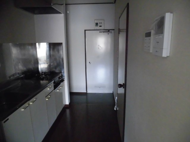 高木ハイツの玄関