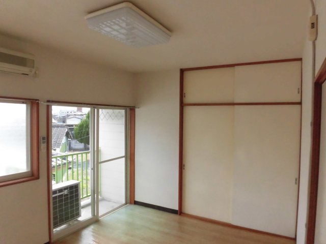 グリーンハイツの居間・リビング