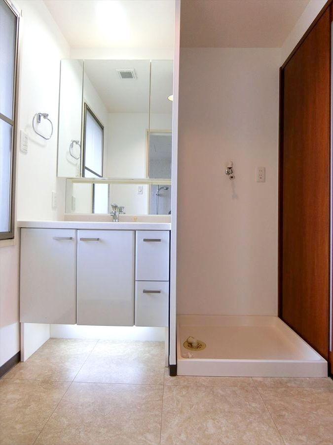 ロフティ城南セントラルタワーの洗面所|広い洗面スペースです★