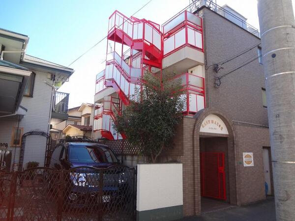 イーストメナーの周辺