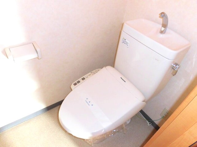 菊池郡菊陽町大字津久礼のアパートのトイレ