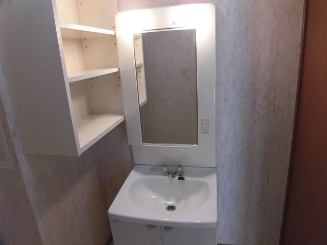 わかなマンションの独立洗面台