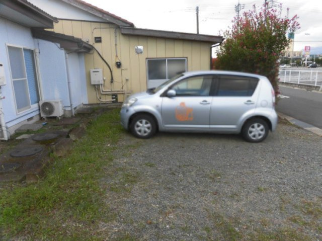 今泉住宅の駐車場
