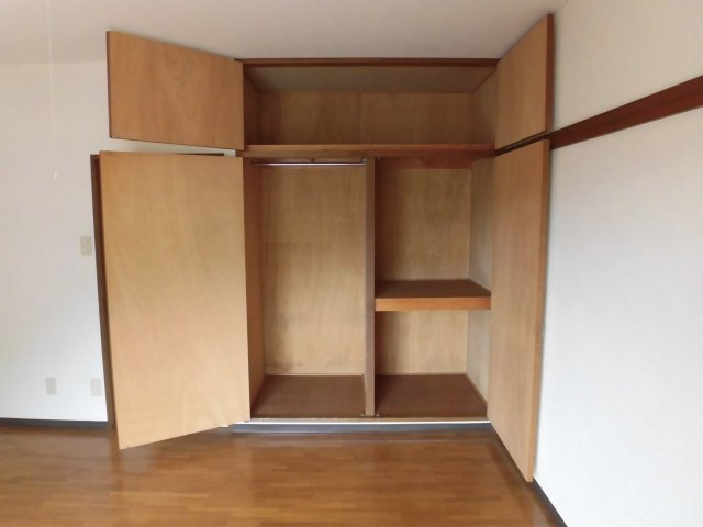 スチューデントハイツ メゾン中野の収納