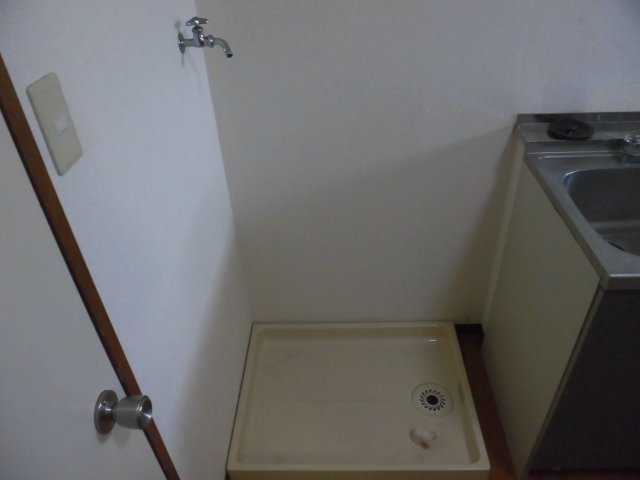 スチューデントハイツ メゾン中野の設備|室内洗濯機置場