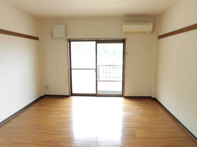 スチューデントハイツ メゾン中野の居間・リビング