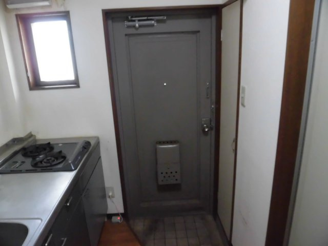 スチューデントハイツ メゾン中野の玄関