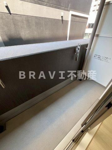 SERENiTE北浜　BRAVI不動産のバルコニー|【SERENiTE北浜】バルコニーからの眺めを楽しみながら食事をしませんか