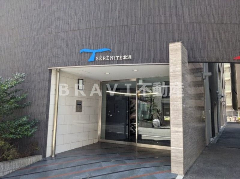 SERENiTE北浜　BRAVI不動産のエントランス|【SERENiTE北浜】清潔なエントランスです