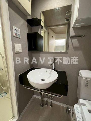 SERENiTE北浜　BRAVI不動産の独立洗面台|【SERENiTE北浜】おしゃれな洗面台です。