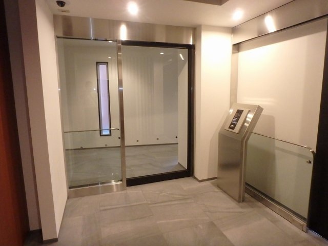 コートヒル本郷のエントランス