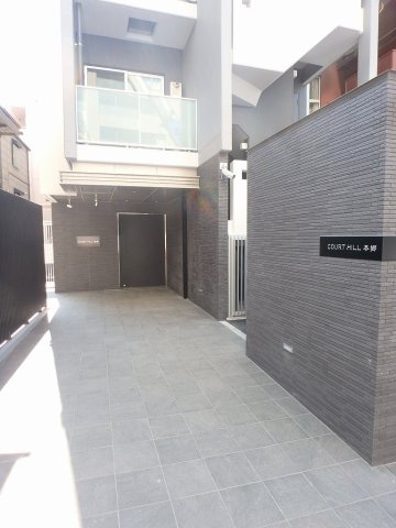 コートヒル本郷のエントランス