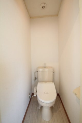 【トイレ】 | パークサイドヴィラB | 温水洗浄便座です