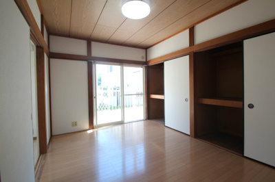 【収納】 | パークサイドヴィラB | 寝室にある収納です♪