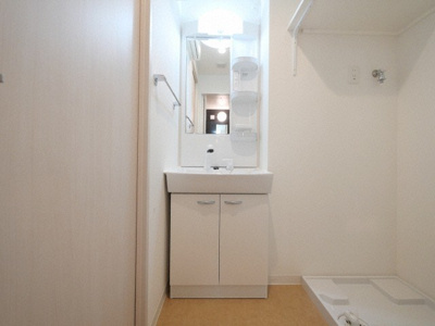 【洗面所】 | エグゼ新大阪南 | ゆったりとスペースのある洗面所