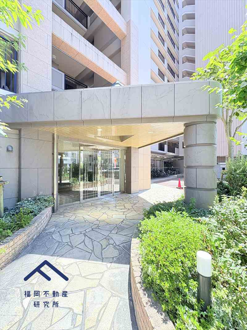 アーバンパレス天神南ハートランドタワーのエントランス