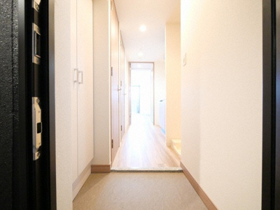 【玄関】 | プレサンスブルーム東三国 | 落ち着いた玄関です