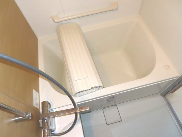 北見市美山町南２丁目８番地４２ 中古売家の浴室|浴室別アングルです。