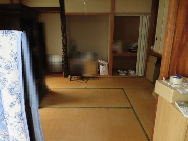 北見市美山町南２丁目８番地４２ 中古売家の和室|西側6帖得和室は、平成8年以増築し収納部分(床の間・仏間・押入)を拡張しました。