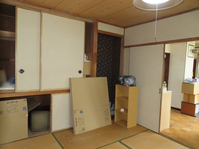 北見市美山町南２丁目８番地４２ 中古売家の収納|１階西側６帖和室収納