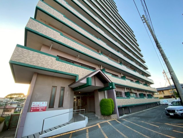 エクレール塩釜赤坂ヒルズの外観