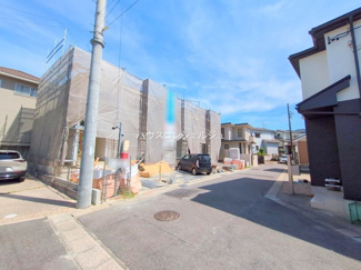 【前面道路含む現地写真】