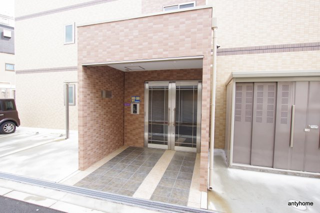 GOパレス福島　仲介手数料無料のエントランス