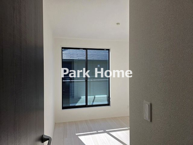 高知市介良乙-9期4棟3号棟- 新築戸建ての洋室|２F：5.25洋室