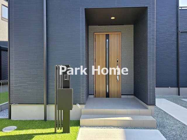 高知市介良乙-9期4棟3号棟- 新築戸建ての玄関