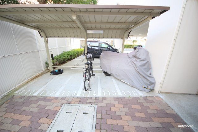 クリスタルブライト天満橋リバーサイド　仲介手数料無料の駐車場