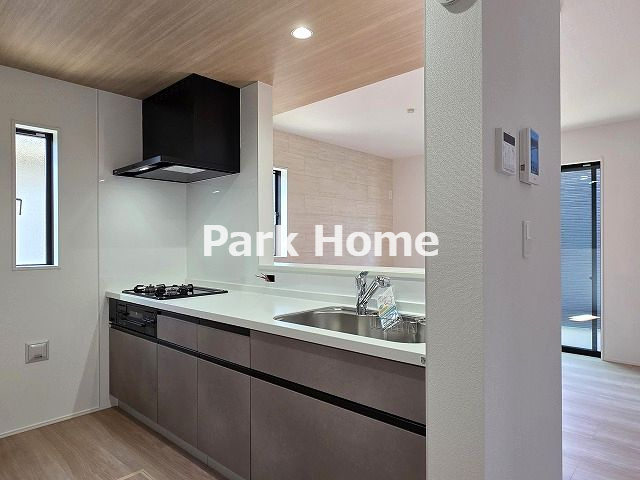 高知市介良乙-9期4棟2号棟- 新築戸建ての外観|2号棟　2025.11月：建築中