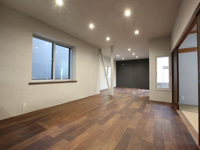 【居間・リビング】の画像