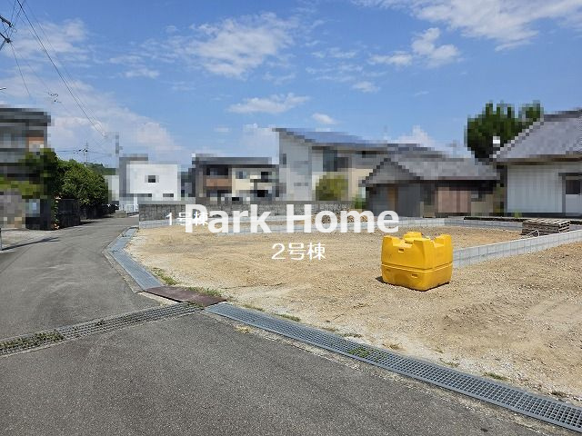 高知市介良乙-9期4棟1号棟- 新築戸建ての前面道路含む現地写真