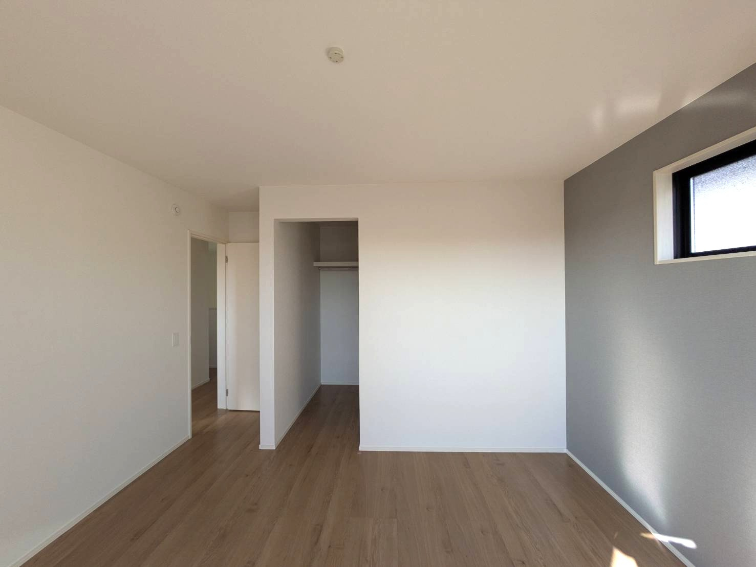 岡山市南区福島2丁目  1期②号棟の洋室|◆2階南側洋室7.5帖の様子です。