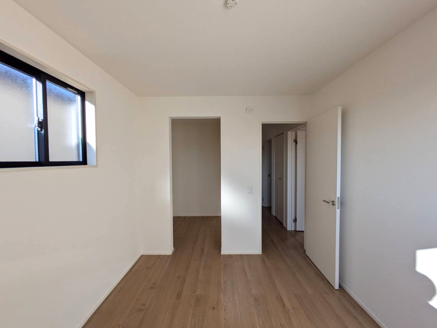 岡山市南区福島2丁目  1期②号棟の洋室|◆2階西側洋室5.2帖の様子です。