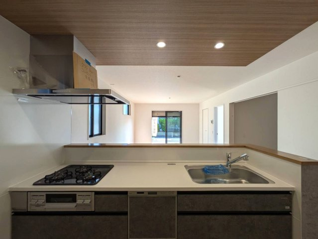 岡山市南区福島2丁目  1期②号棟のキッチン|◆食洗機付きシステムキッチンです。