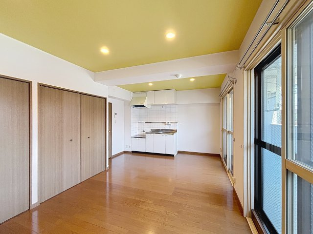 DiaMOOR旅篭町の居間・リビング|こちらのリビングで趣味の時間をお楽しみください