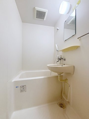 DiaMOOR旅篭町の浴室|コンパクトで使いやすいお風呂です