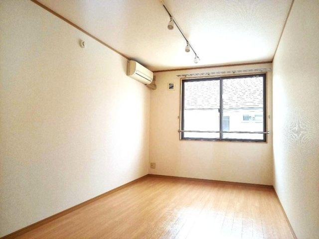 Ｙ'ｓＡＰ厨川の洋室