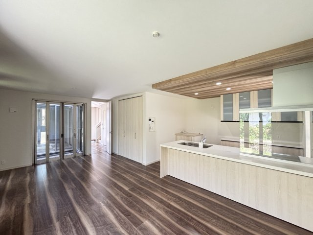 新築戸建　上安2丁目（No.3／No.3）の居間・リビング