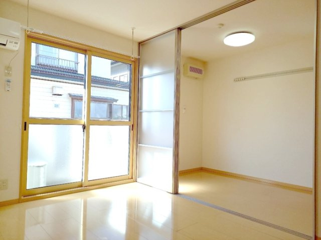 セジュール サンパティーの居間・リビング