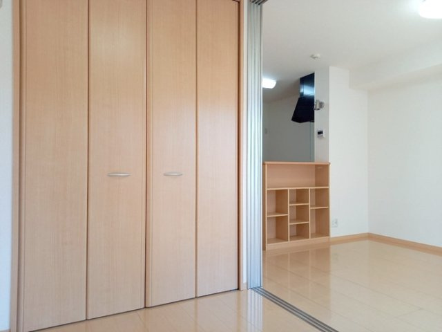 セジュール サンパティーの洋室