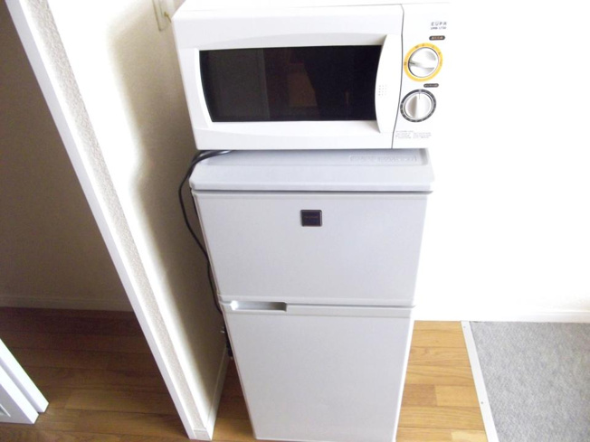 【設備】 | レオパレスブリリアント | ２ドア冷蔵庫＆電子レンジ