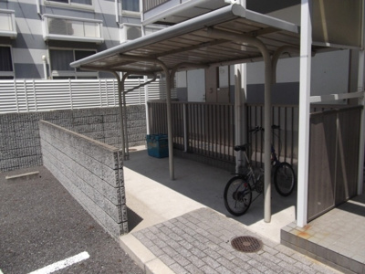 【その他共用部分】 | レオパレスブリリアント | 屋根付駐輪場